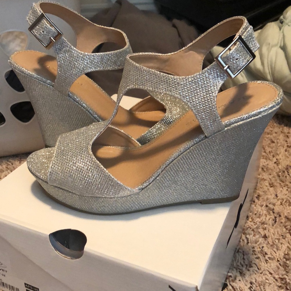 Silver wedges